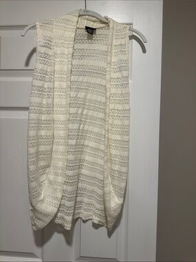 Rue21 Cream Open-Front Hooded Knit Vest